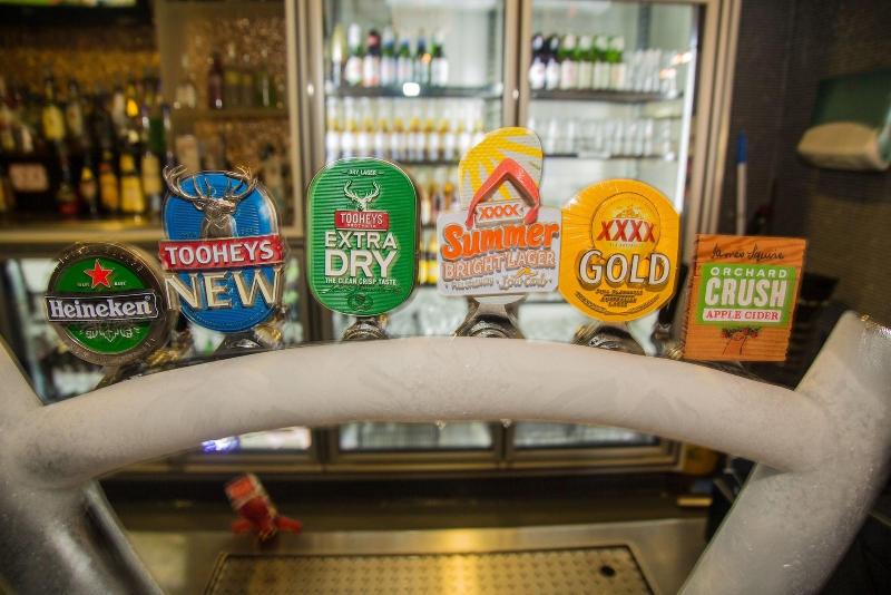 汽车旅馆 Nightcap At Golden Beach Tavern