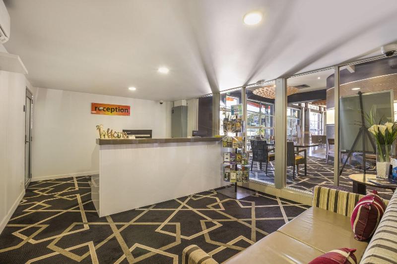 모텔 Nightcap At Golden Beach Tavern