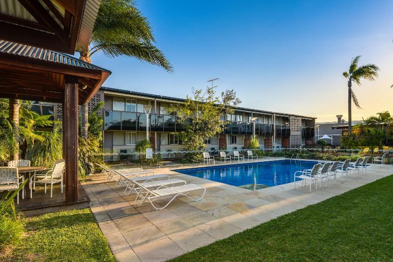 汽车旅馆 Nightcap At Golden Beach Tavern