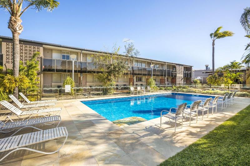 모텔 Nightcap At Golden Beach Tavern