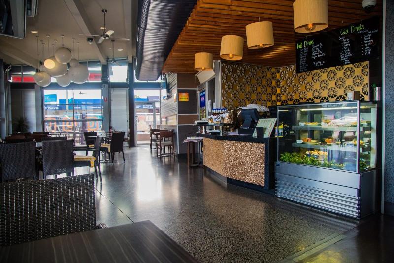 모텔 Nightcap At Golden Beach Tavern