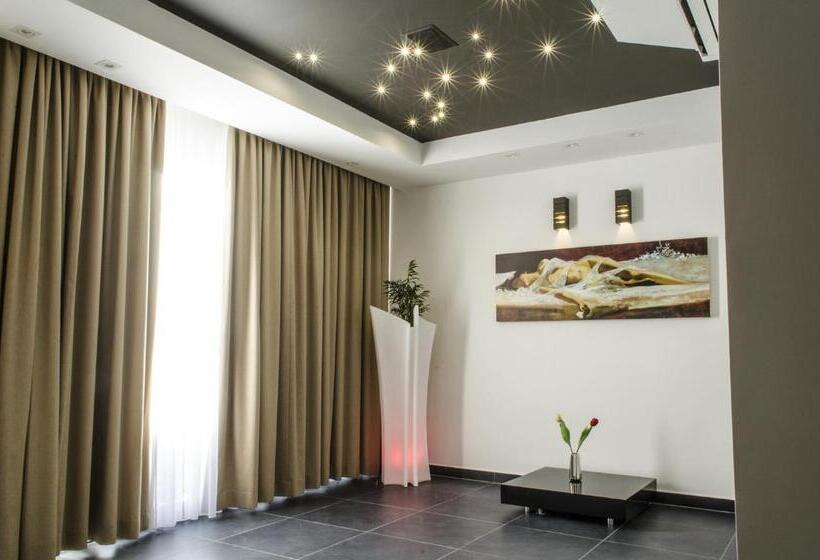 Paramount Bay Penthouse