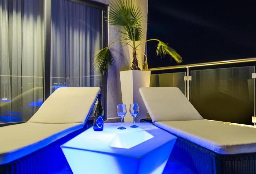 Paramount Bay Penthouse