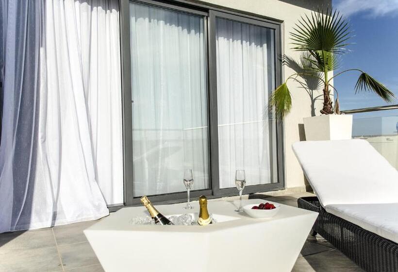 Paramount Bay Penthouse