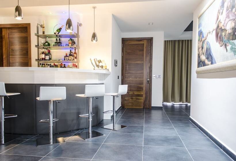 Paramount Bay Penthouse