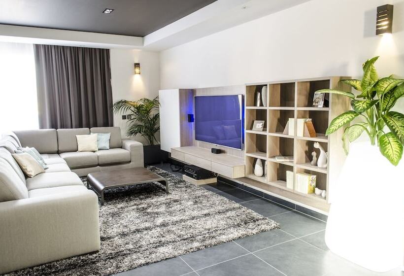 Paramount Bay Penthouse