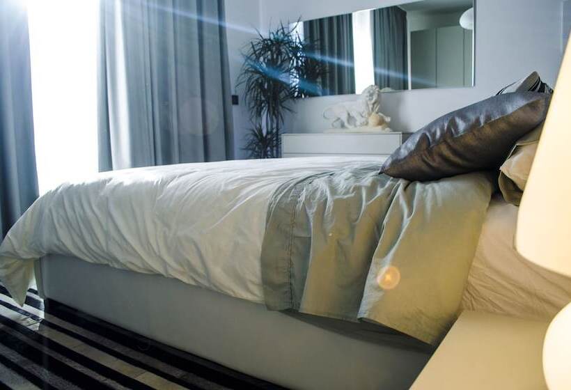 Paramount Bay Penthouse