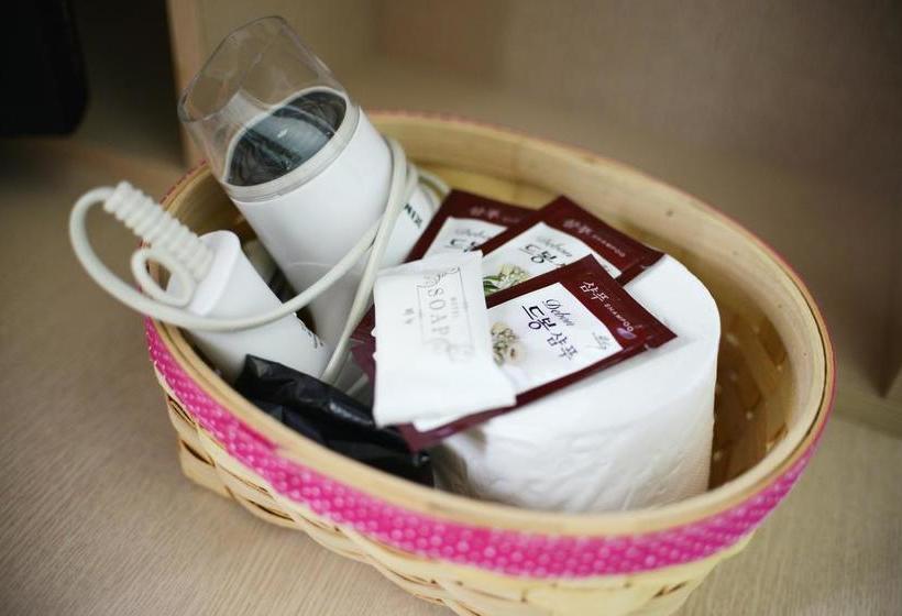 ペンション Y S House Hostel