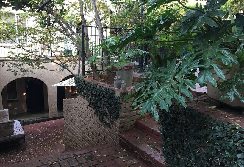 بنسيون Pumleni Guesthouse