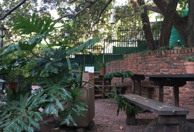 بنسيون Pumleni Guesthouse