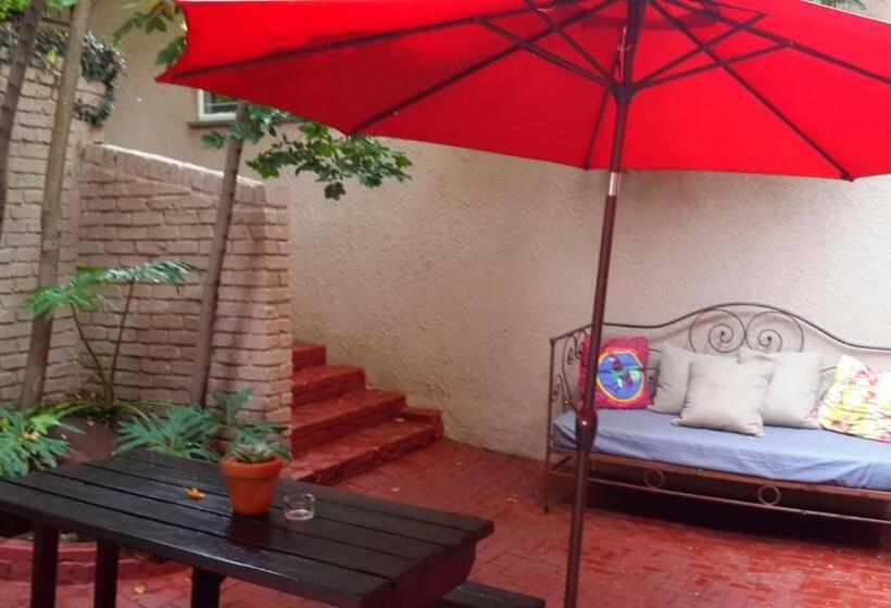 بنسيون Pumleni Guesthouse