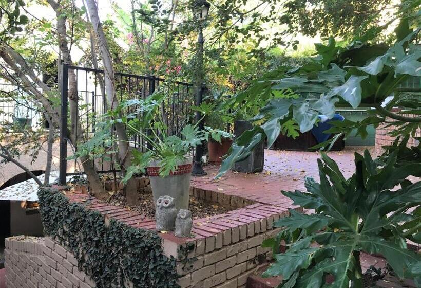 بنسيون Pumleni Guesthouse