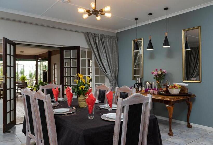 פנסיון Zesty Guesthouse