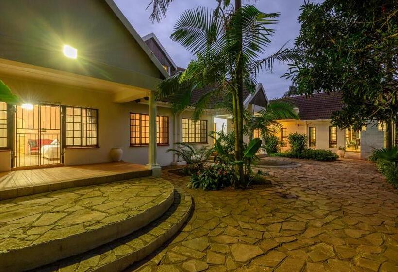 פנסיון Zesty Guesthouse