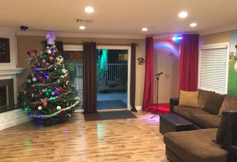 The Neverending Story Home Reg2015 00071