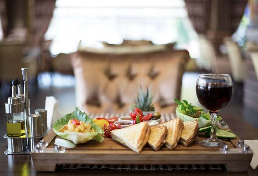 The Rise Aron Business Hotel Merter