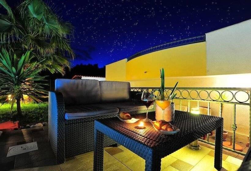 Villa Vanilla With Heated Pool