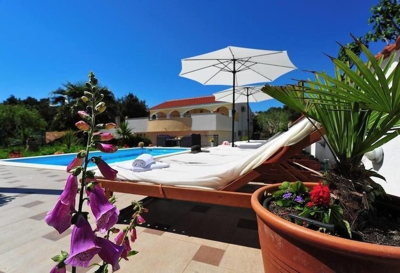 Villa Vanilla With Heated Pool