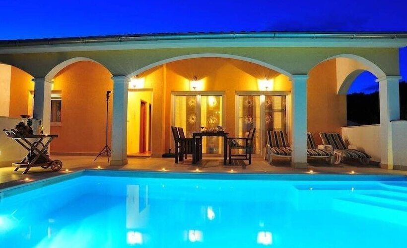 Villa Vanilla With Heated Pool