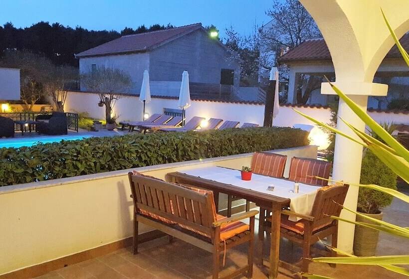 Villa Vanilla With Heated Pool