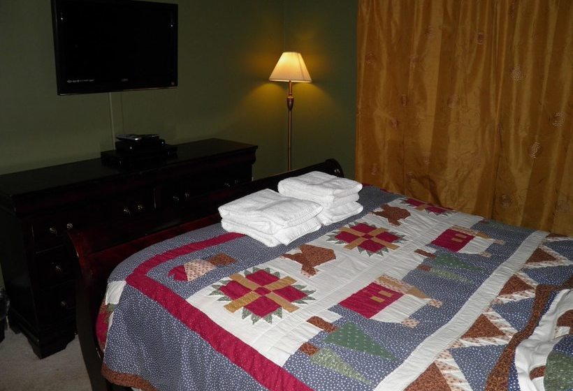 1028 Silverwood Circle