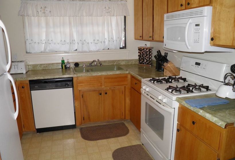 1028 Silverwood Circle