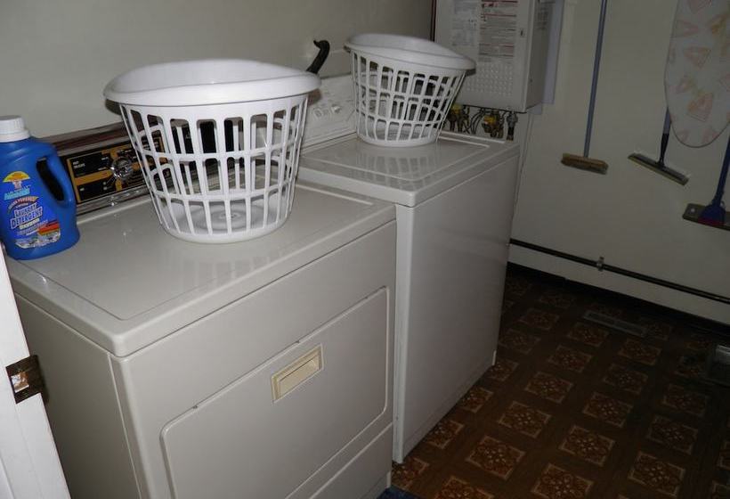 1028 Silverwood Circle