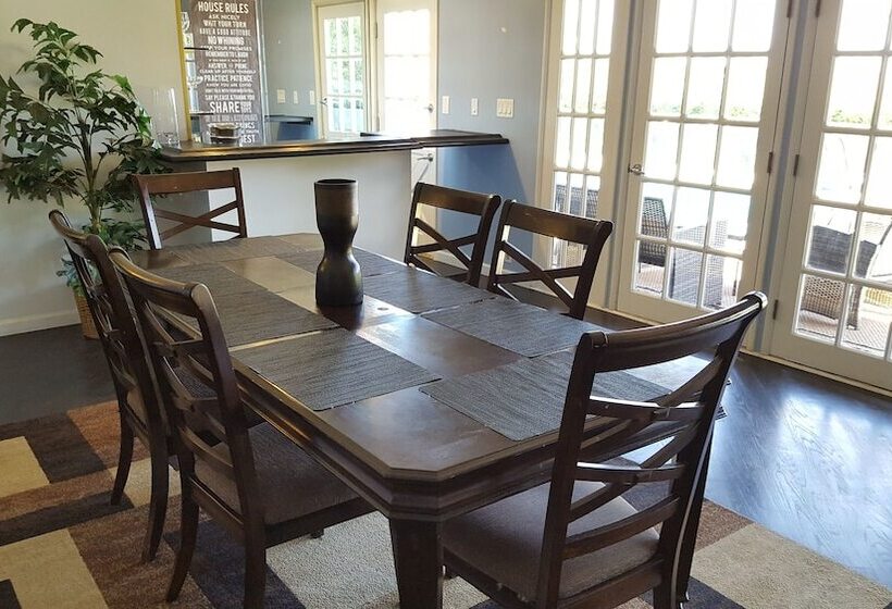 4 Bedroom Celebrity House With Pool & City View