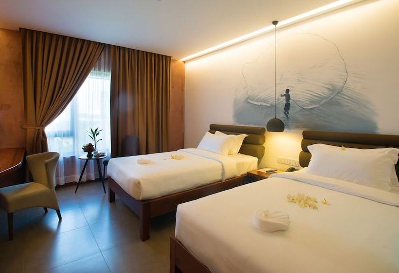 Almond Hotel Bassac River