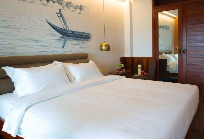 Almond Hotel Bassac River