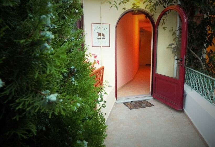 Argo Maisonettes & Suites