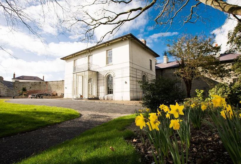 ベッドアンドブレックファースト Cardigan Castle