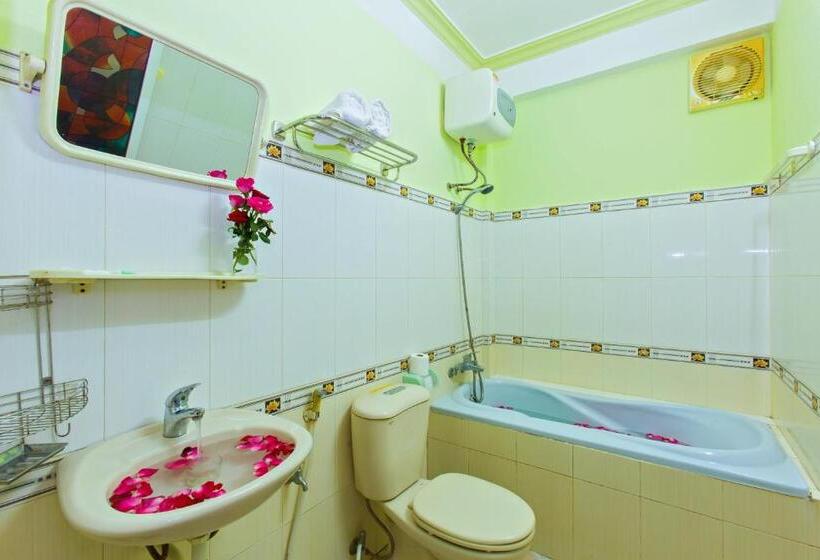 تختخواب و صبحانه Hoi An Life Villa