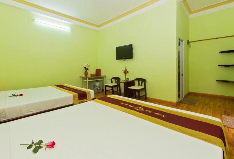 تختخواب و صبحانه Hoi An Life Villa