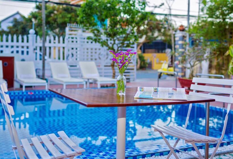 تختخواب و صبحانه Hoi An Life Villa