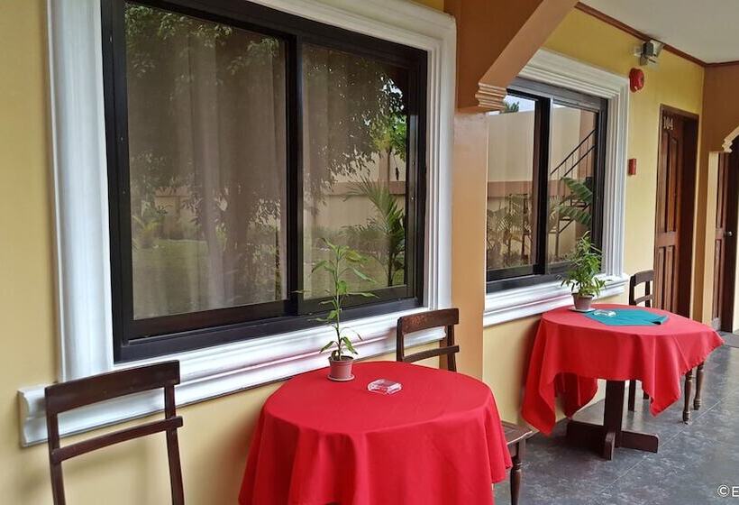 مبيت وإفطار Mariafe Inn