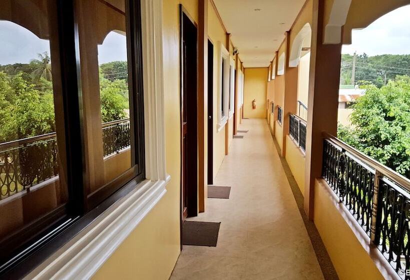 مبيت وإفطار Mariafe Inn