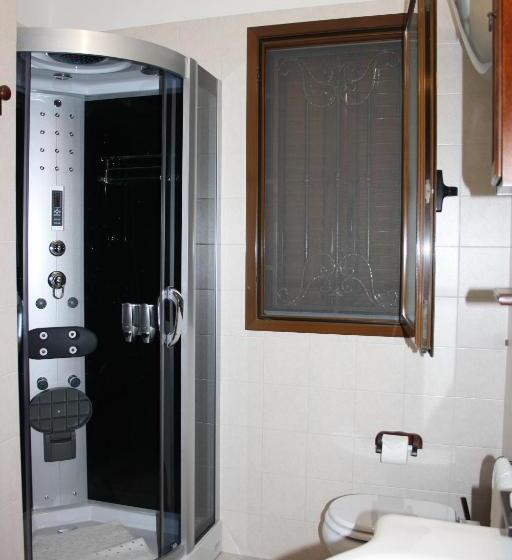 مبيت وإفطار Villa Tonia