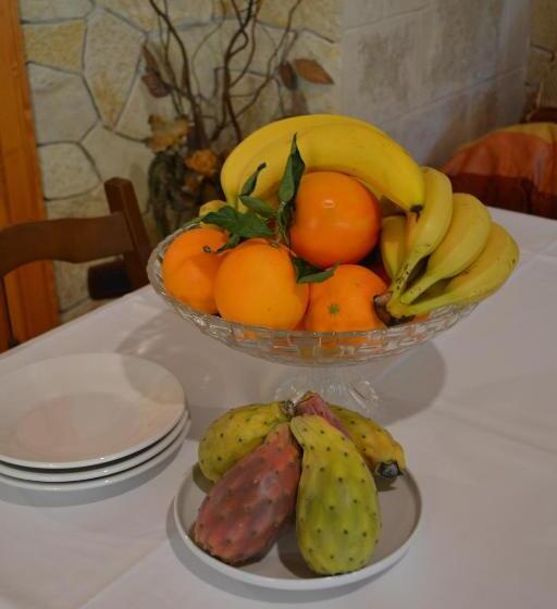 مبيت وإفطار Villa Tonia