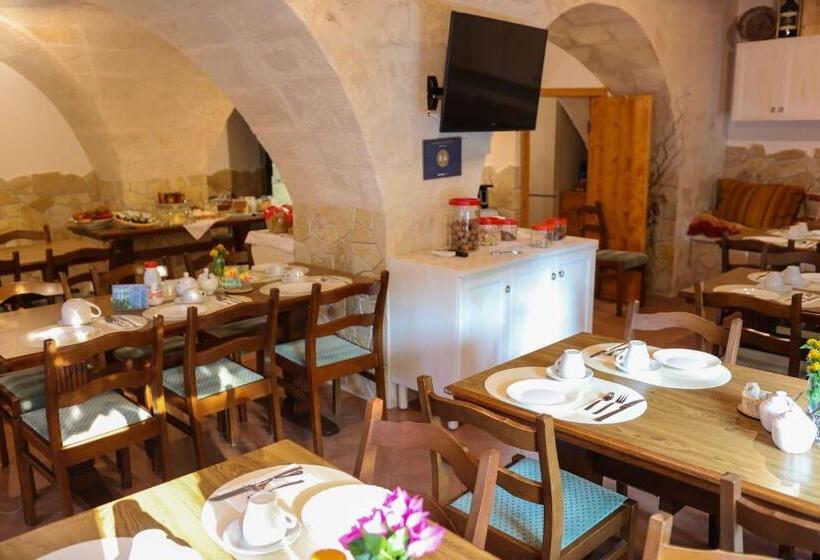 مبيت وإفطار Villa Tonia