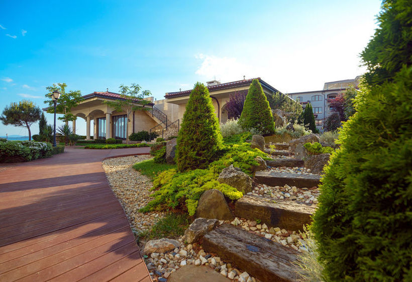 Casa Real Resort