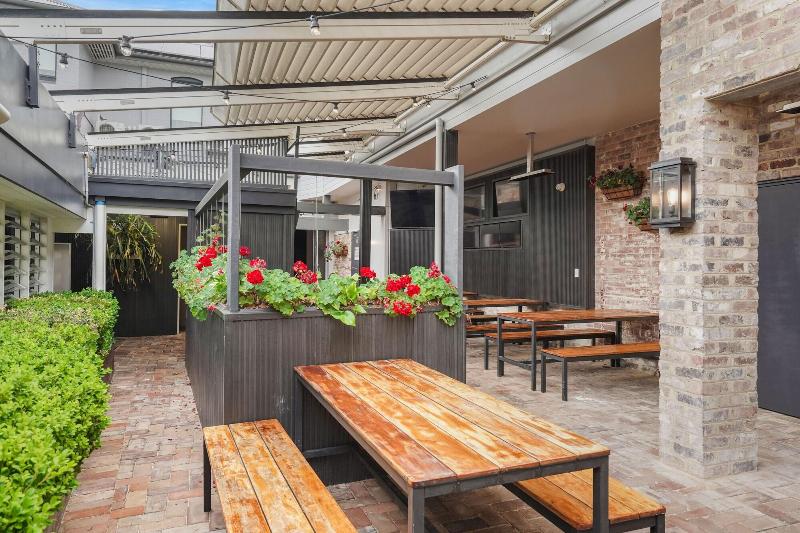 Grand Hotel And Studios