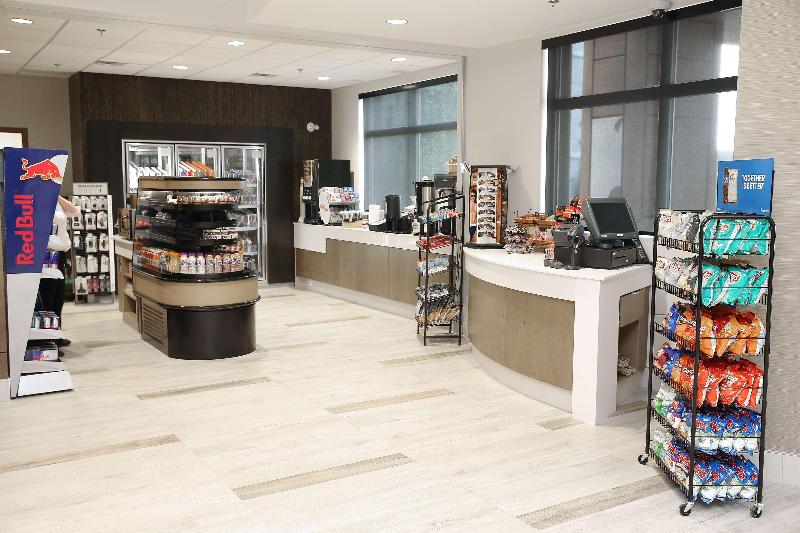 בית מלון כפרי Best Western Plus Sawridge Suites