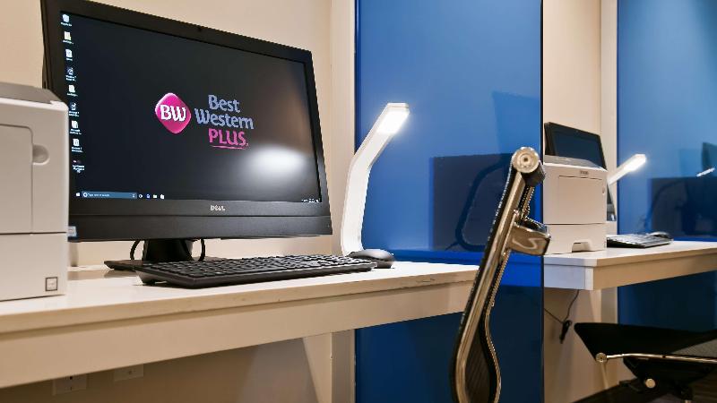 فندق Best Western Plus Sawridge Suites