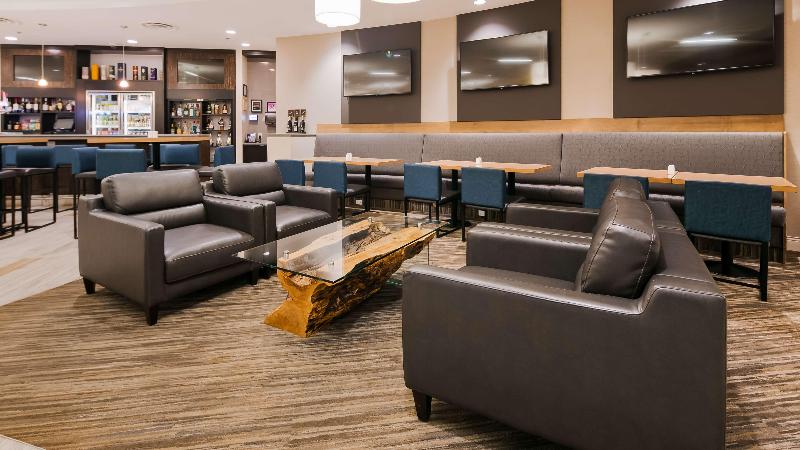 فندق Best Western Plus Sawridge Suites