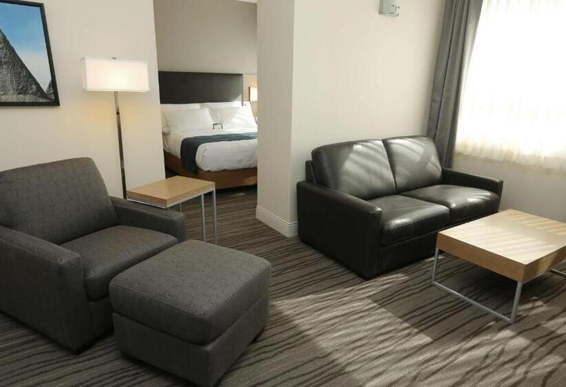 فندق Best Western Plus Sawridge Suites