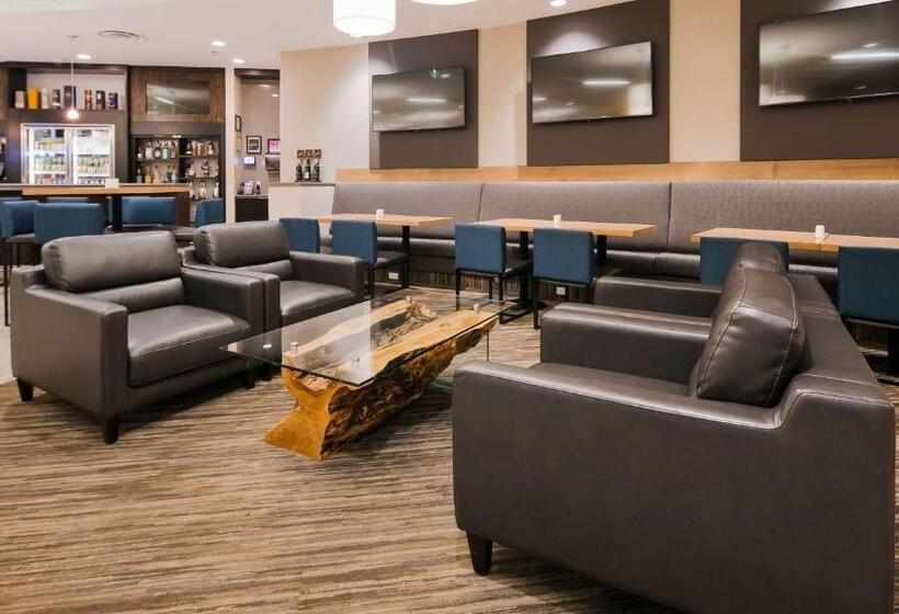 فندق Best Western Plus Sawridge Suites