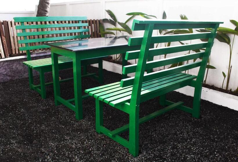 Отель Cherai Beach Residency