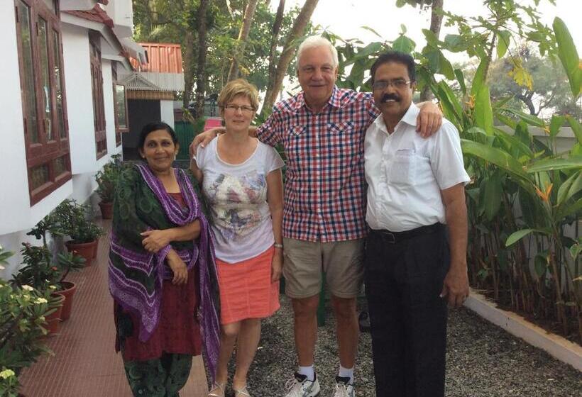 Отель Cherai Beach Residency