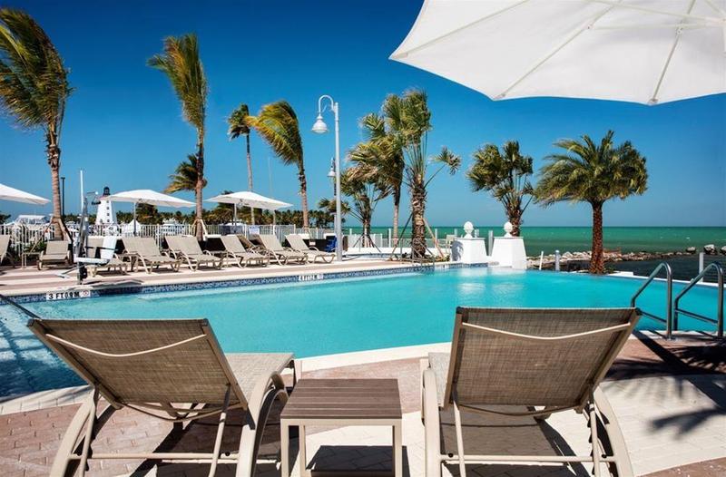 فندق Courtyard By Marriott Faro Blanco Resort